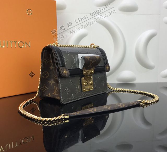 LV包 lv新款女包 Wynwood手袋 壓紋漆光牛皮 LV鏈條斜跨女包  ydh3456